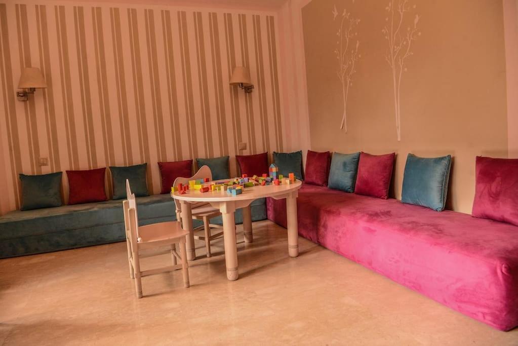 Beautiful, Great Equipped 122 M Holiday Apartment Near Majorelle Garden And Gueliz With Pool Views And A Large Balcony And Terrace มาร์ราเกช ภายนอก รูปภาพ