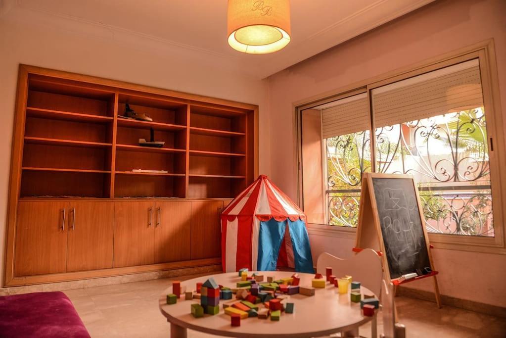 Beautiful, Great Equipped 122 M Holiday Apartment Near Majorelle Garden And Gueliz With Pool Views And A Large Balcony And Terrace มาร์ราเกช ภายนอก รูปภาพ