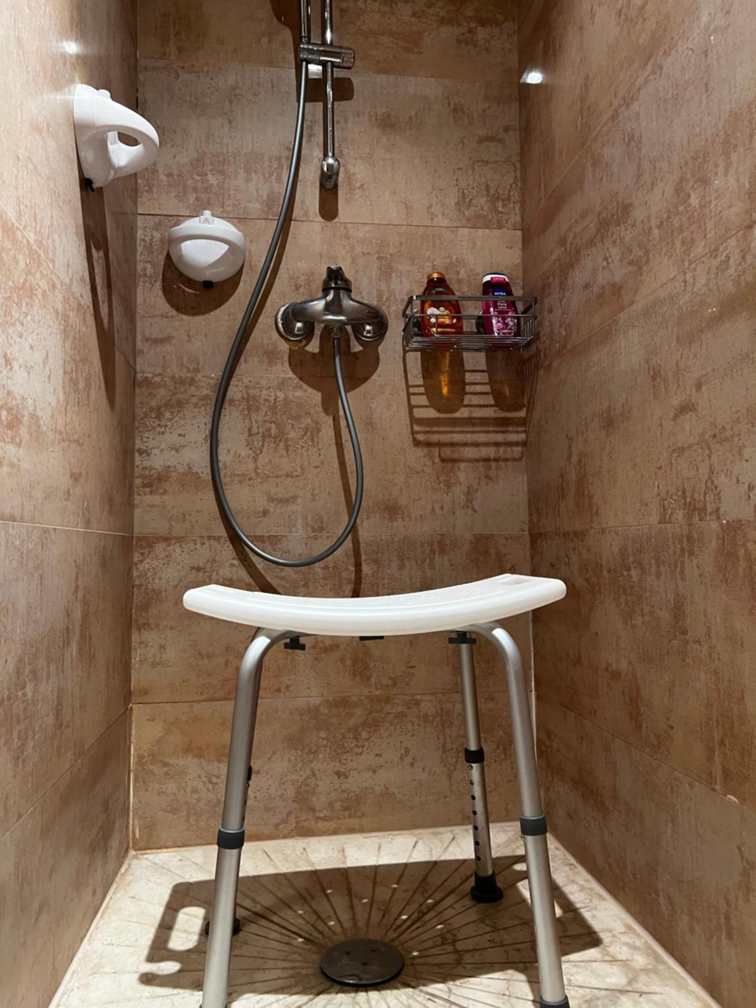 Beautiful, Great Equipped 122 M Holiday Apartment Near Majorelle Garden And Gueliz With Pool Views And A Large Balcony And Terrace มาร์ราเกช ภายนอก รูปภาพ