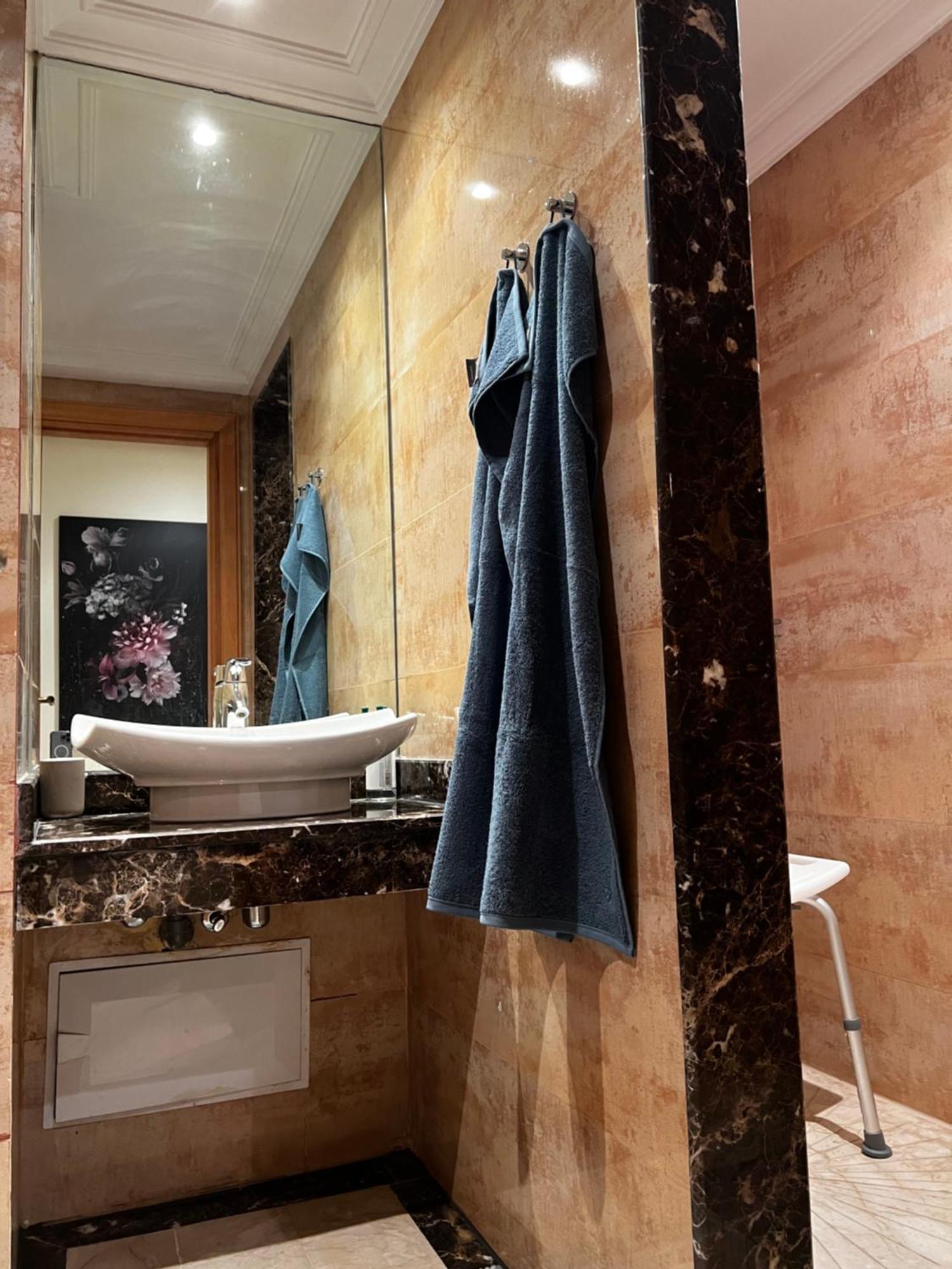 Beautiful, Great Equipped 122 M Holiday Apartment Near Majorelle Garden And Gueliz With Pool Views And A Large Balcony And Terrace มาร์ราเกช ภายนอก รูปภาพ